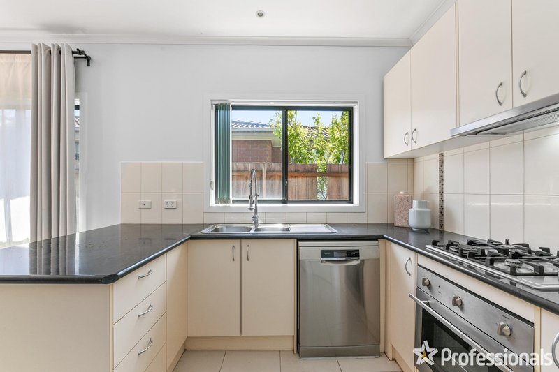 Photo - 2/34 Jasper Street, Noble Park VIC 3174 - Image 5