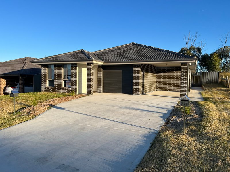 Photo - 2/34 Leonora Crescent, Kootingal NSW 2352 - Image 1