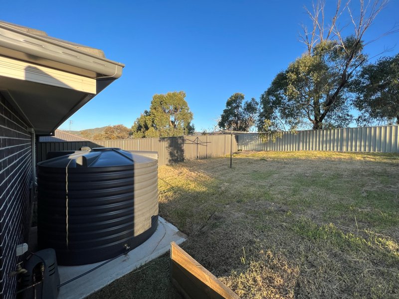 Photo - 2/34 Leonora Crescent, Kootingal NSW 2352 - Image 3