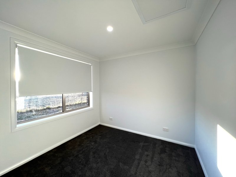 Photo - 2/34 Leonora Crescent, Kootingal NSW 2352 - Image 5
