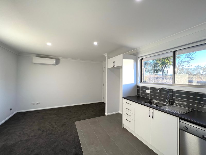 Photo - 2/34 Leonora Crescent, Kootingal NSW 2352 - Image 10