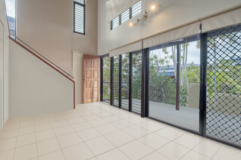 Photo - 2/34 Marten Street, South Gladstone QLD 4680 - Image 2