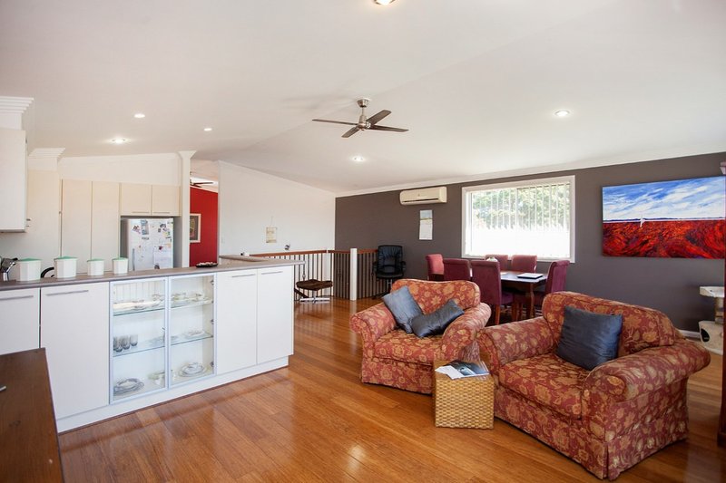 Photo - 2/34 Mistral Place, Old Bar NSW 2430 - Image 6