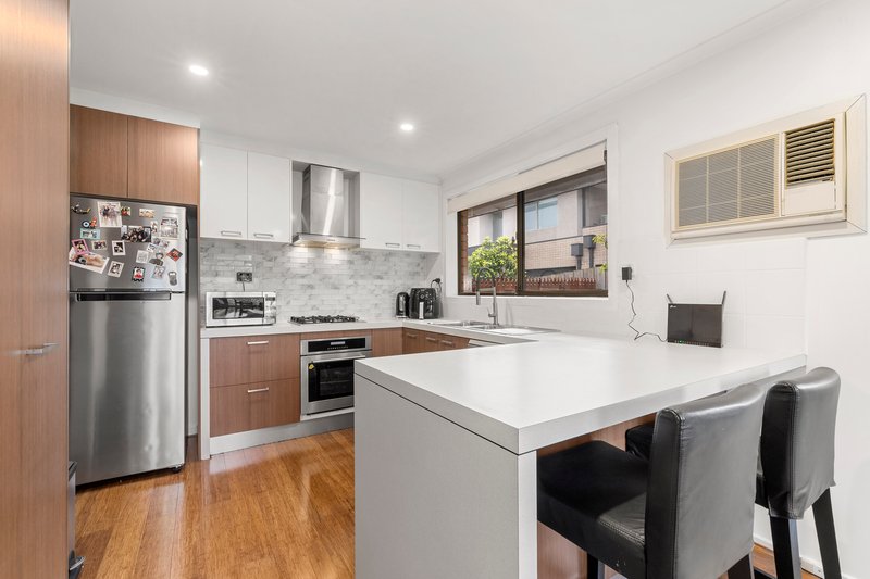 Photo - 2/34 Porter Road, Heidelberg Heights VIC 3081 - Image 2