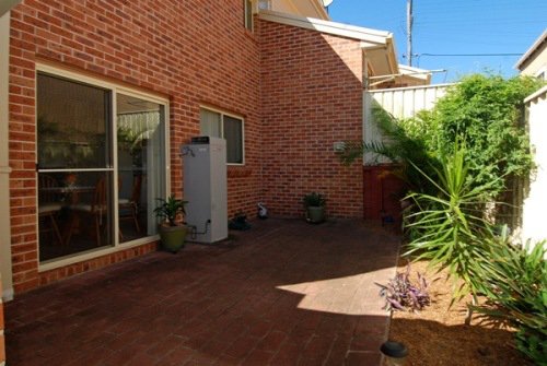 Photo - 2/34 Rowland Avenue, Wollongong NSW 2500 - Image 6