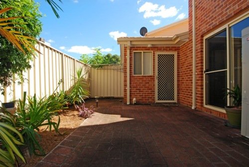 Photo - 2/34 Rowland Avenue, Wollongong NSW 2500 - Image 7