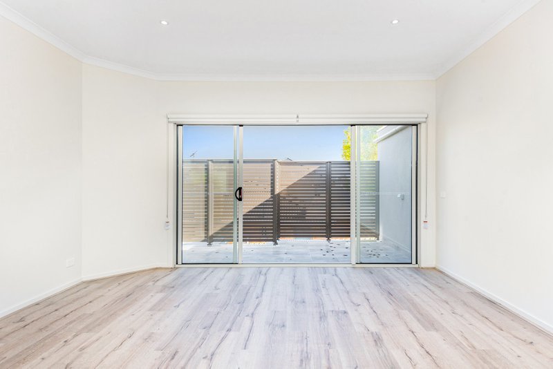 Photo - 2/34 Silverton Drive, Ferntree Gully VIC 3156 - Image 4
