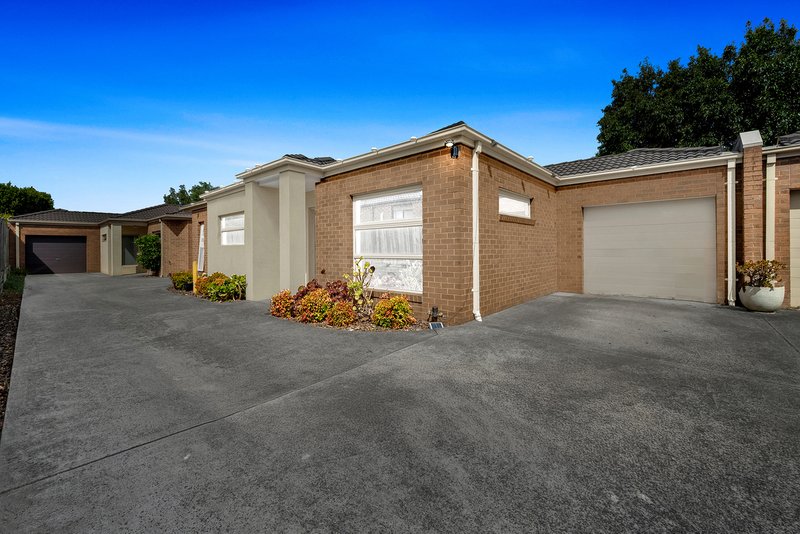 Photo - 2/34 Sing Crescent, Berwick VIC 3806 - Image 1