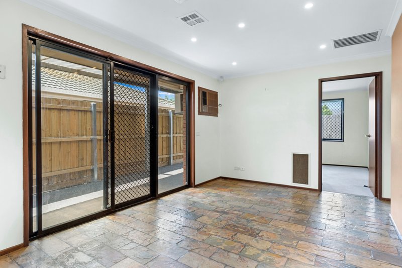 Photo - 2/34 Songlark Crescent, Werribee VIC 3030 - Image 3