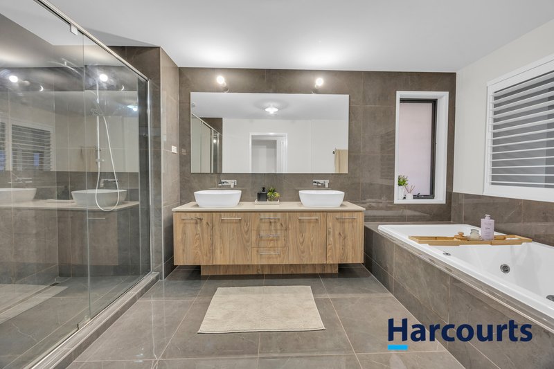 Photo - 234 St Germain Boulevard, Clyde North VIC 3978 - Image 19