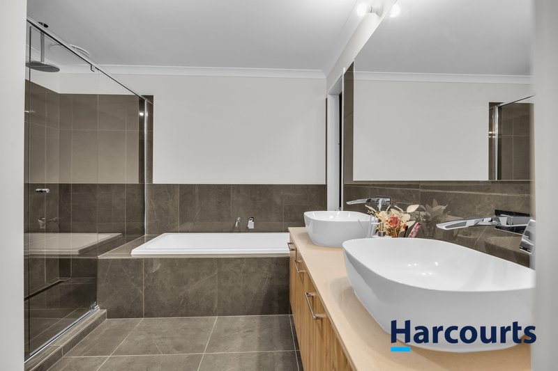 Photo - 234 St Germain Boulevard, Clyde North VIC 3978 - Image 23