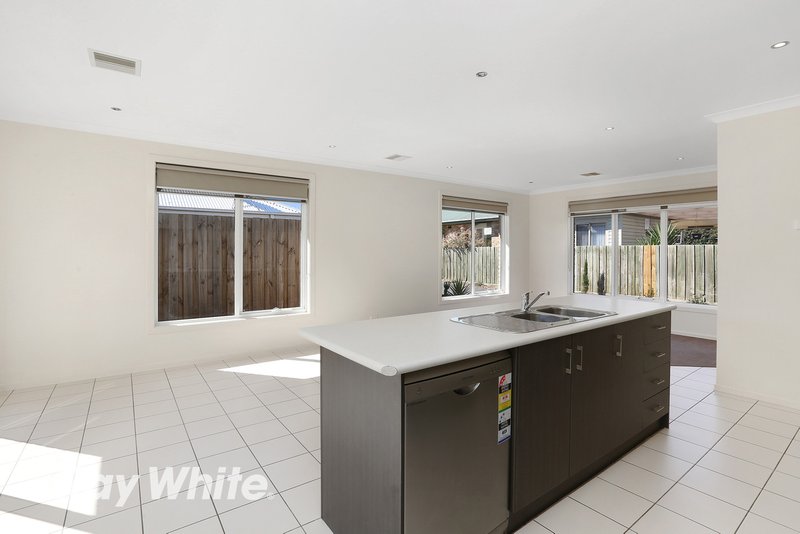 Photo - 2/34 Station Lake Road, Lara VIC 3212 - Image 4