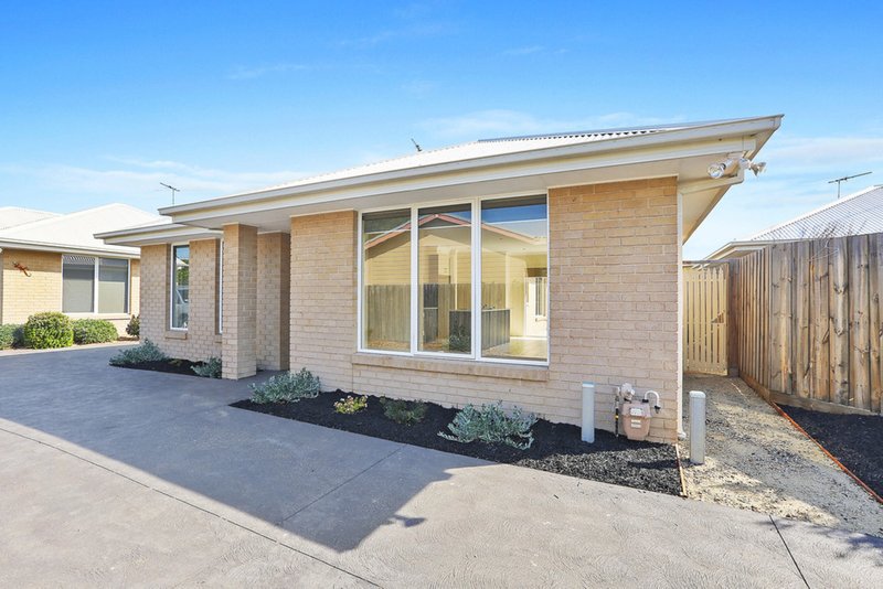 Photo - 2/34 Station Lake Road, Lara VIC 3212 - Image 10