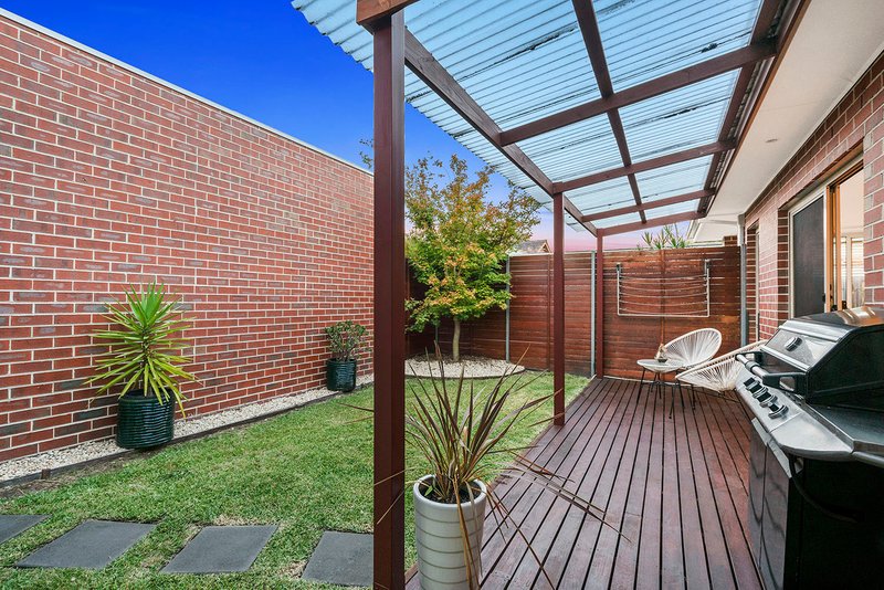 Photo - 2/34 Sunray Avenue, Cheltenham VIC 3192 - Image 11