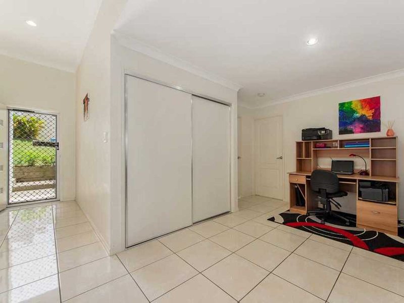 Photo - 2/34 Worchester Terrace, Reedy Creek QLD 4227 - Image 9