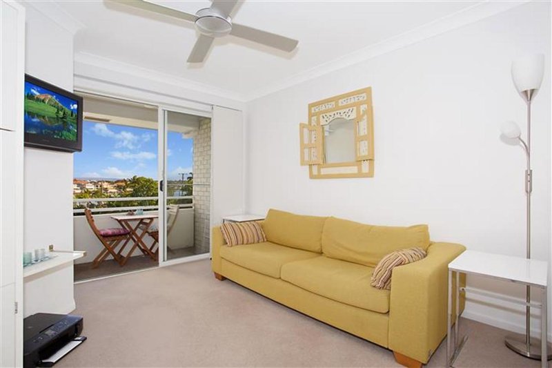 Photo - 23/43 Cypress Avenue, Surfers Paradise QLD 4217 - Image 2