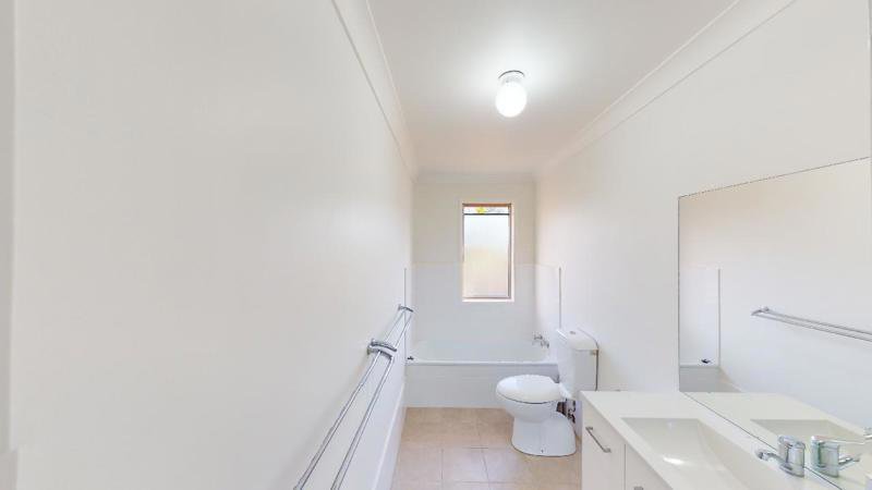 Photo - 23/43 Murtha Drive, Elanora QLD 4221 - Image 8
