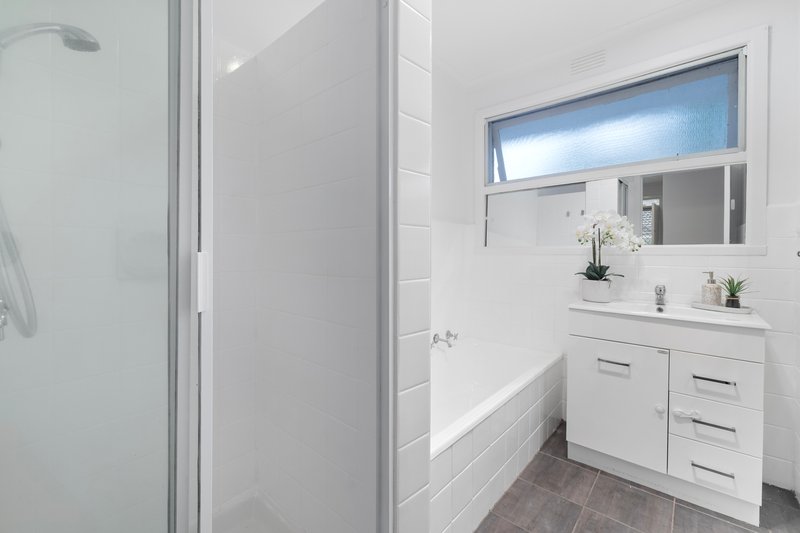 Photo - 2/344-346 Waverley Road, Mount Waverley VIC 3149 - Image 8
