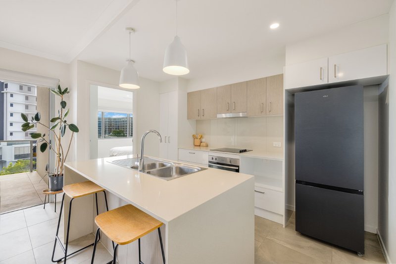 Photo - 23/5 Affinity Place, Birtinya QLD 4575 - Image 4