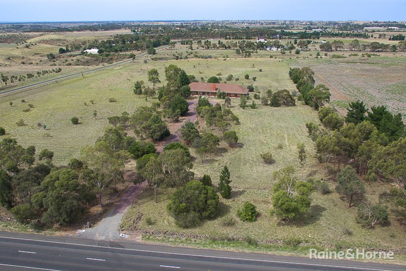 Photo - 235 Bulla-Diggers Rest Road, Diggers Rest VIC 3427 - Image 4