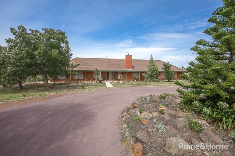 Photo - 235 Bulla-Diggers Rest Road, Diggers Rest VIC 3427 - Image 9