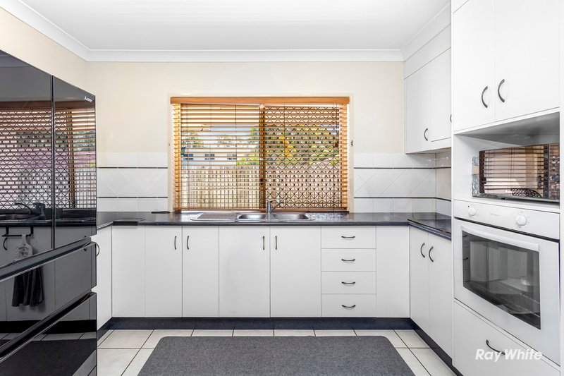 Photo - 2/35 Cedar Avenue, Taranganba QLD 4703 - Image 2