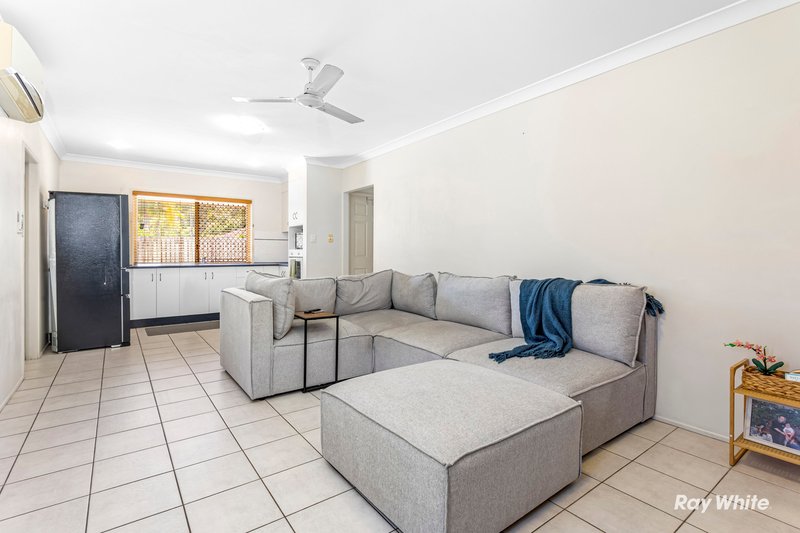 Photo - 2/35 Cedar Avenue, Taranganba QLD 4703 - Image 4