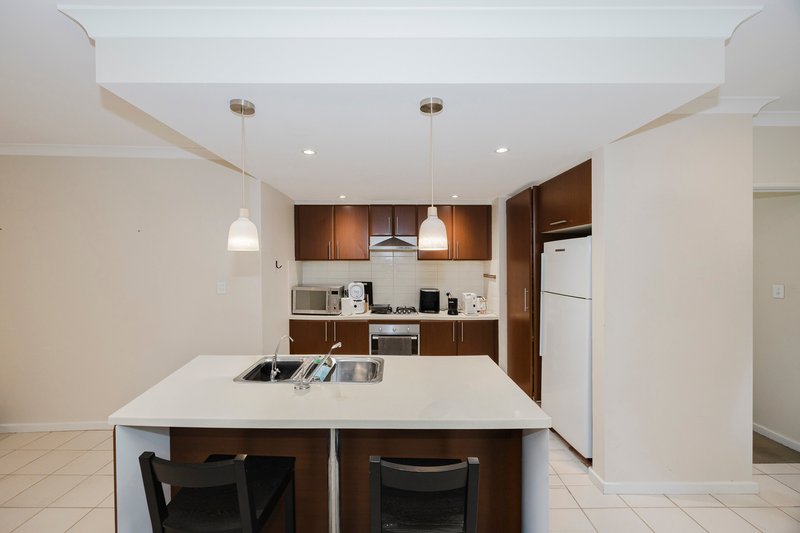 Photo - 23/5 Eastleigh Loop, Currambine WA 6028 - Image 4