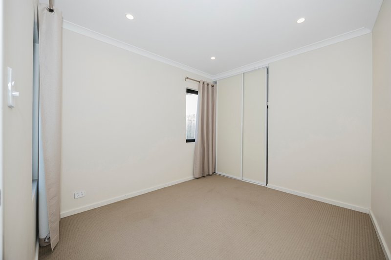Photo - 23/5 Eastleigh Loop, Currambine WA 6028 - Image 14