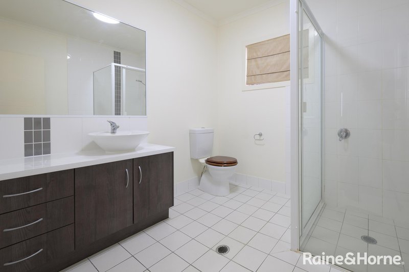 Photo - 23/5 Flinders Parade, Gladstone Central QLD 4680 - Image 9