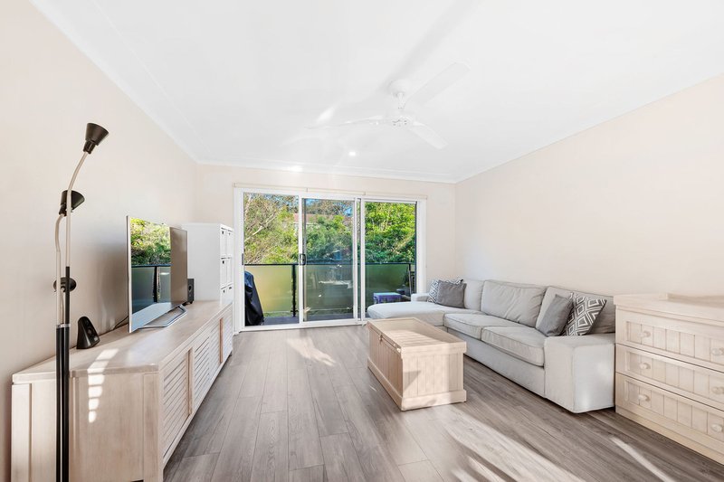 Photo - 2/35 Hawkesbury Avenue, Dee Why NSW 2099 - Image 1