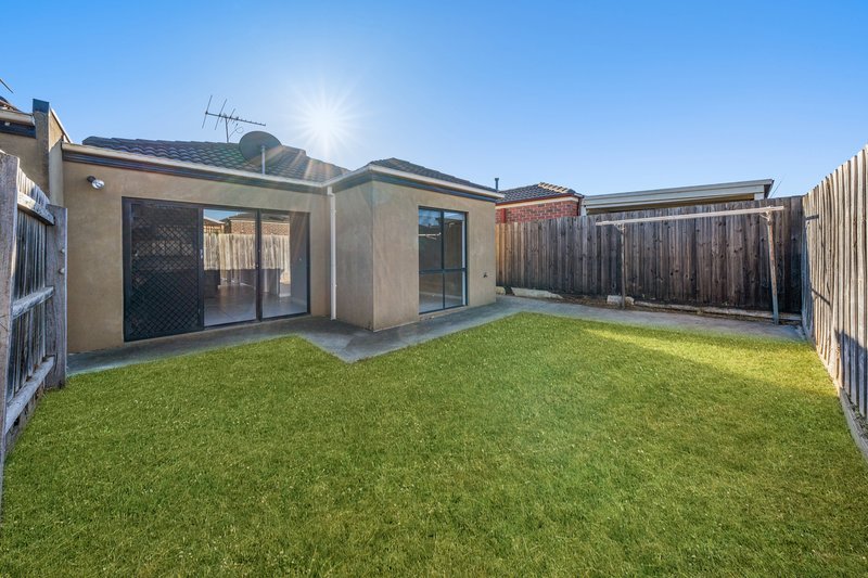 Photo - 2/35 Jade Way, Hillside VIC 3037 - Image 9