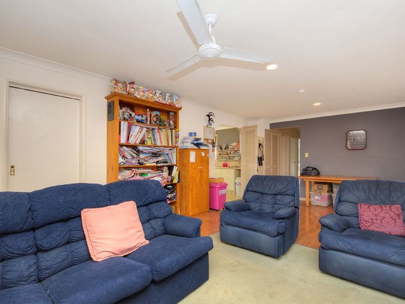 Photo - 2/35 Kenny Drive, Labrador QLD 4215 - Image 3