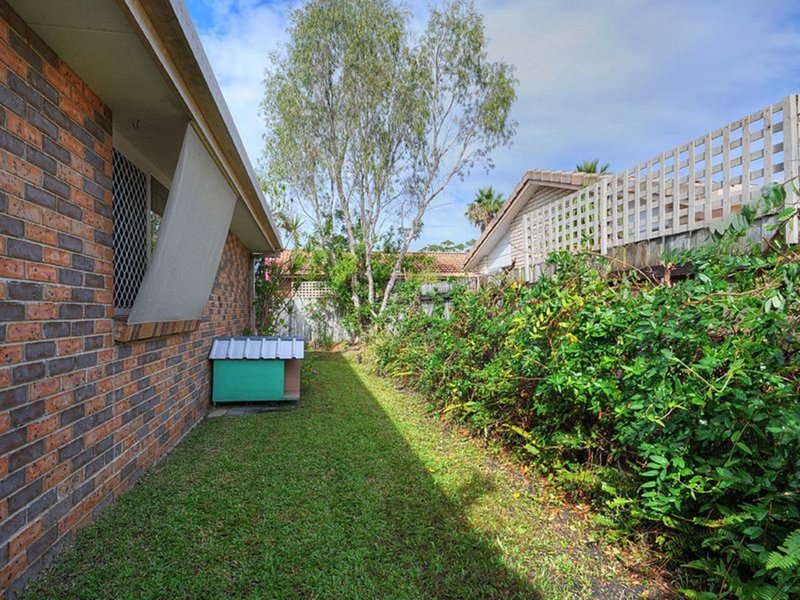 Photo - 2/35 Kenny Drive, Labrador QLD 4215 - Image 10