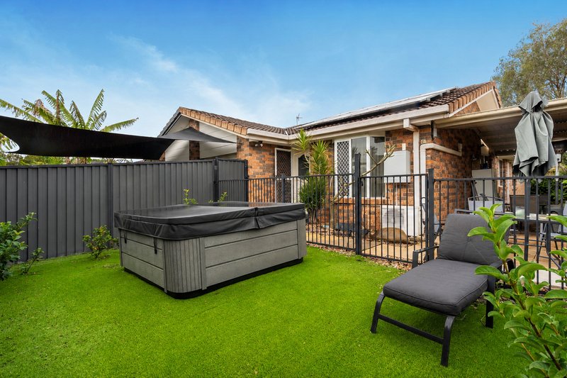 Photo - 2/35 Kenny Drive, Labrador QLD 4215 - Image 2