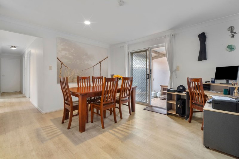 Photo - 2/35 Kenny Drive, Labrador QLD 4215 - Image 5