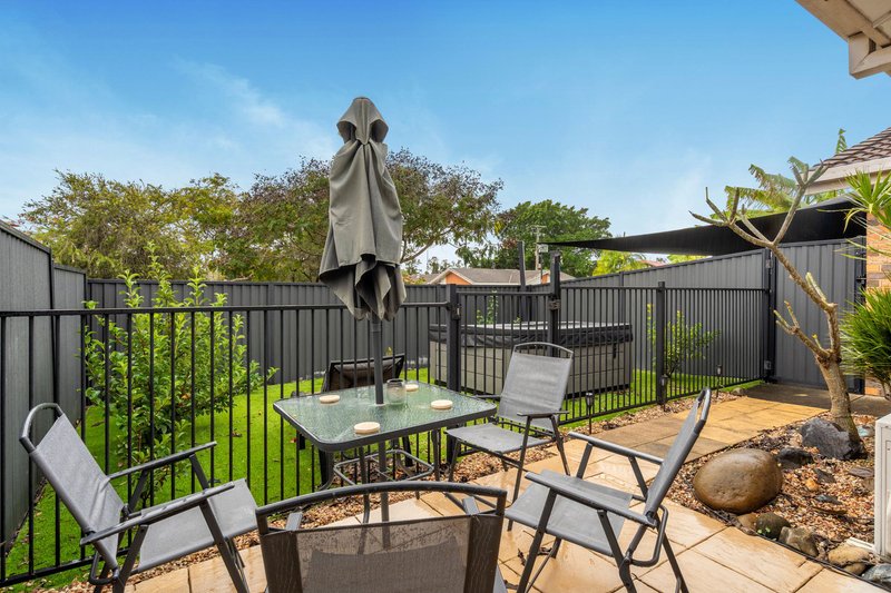 Photo - 2/35 Kenny Drive, Labrador QLD 4215 - Image 12