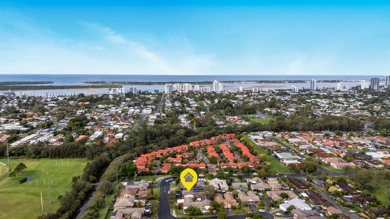 Photo - 2/35 Kenny Drive, Labrador QLD 4215 - Image 19
