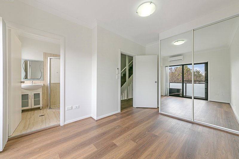 Photo - 2/35 Kimberley Street, Merrylands NSW 2160 - Image 4