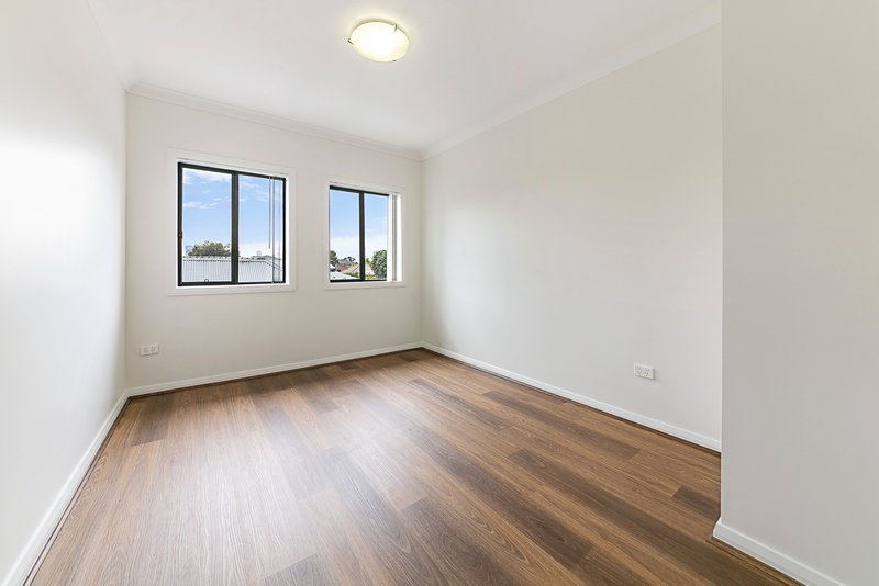 Photo - 2/35 Kimberley Street, Merrylands NSW 2160 - Image 5