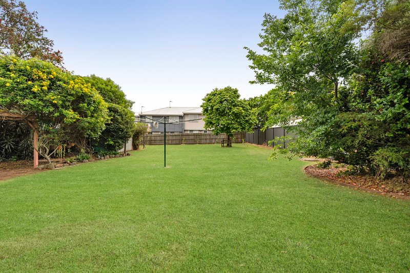 Photo - 235 Long Street, South Toowoomba QLD 4350 - Image 8