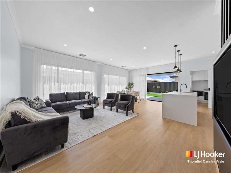 Photo - 235 Matison Street, Southern River WA 6110 - Image 12