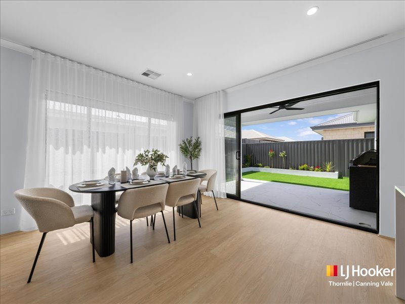 Photo - 235 Matison Street, Southern River WA 6110 - Image 15