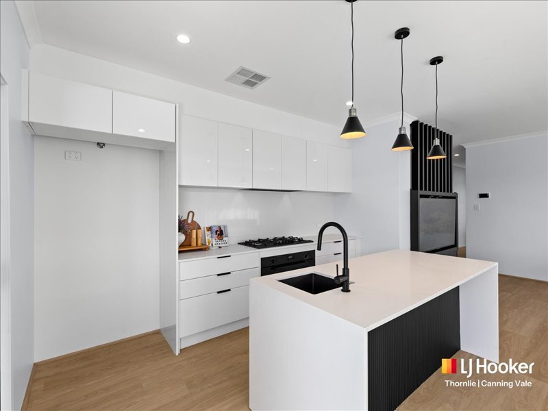 Photo - 235 Matison Street, Southern River WA 6110 - Image 19