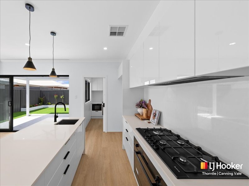 Photo - 235 Matison Street, Southern River WA 6110 - Image 21