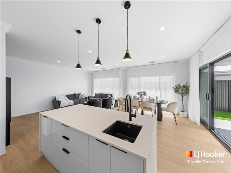 Photo - 235 Matison Street, Southern River WA 6110 - Image 23