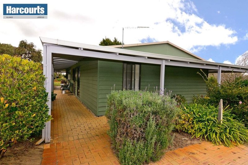 Photo - 235 Mclennan Drive, Nowergup WA 6032 - Image 3