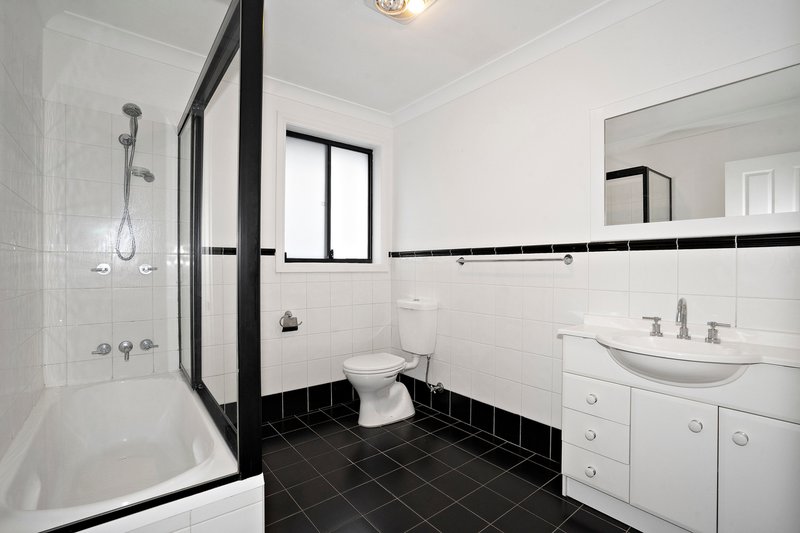 Photo - 2/35 Normac Road, Girraween NSW 2145 - Image 4