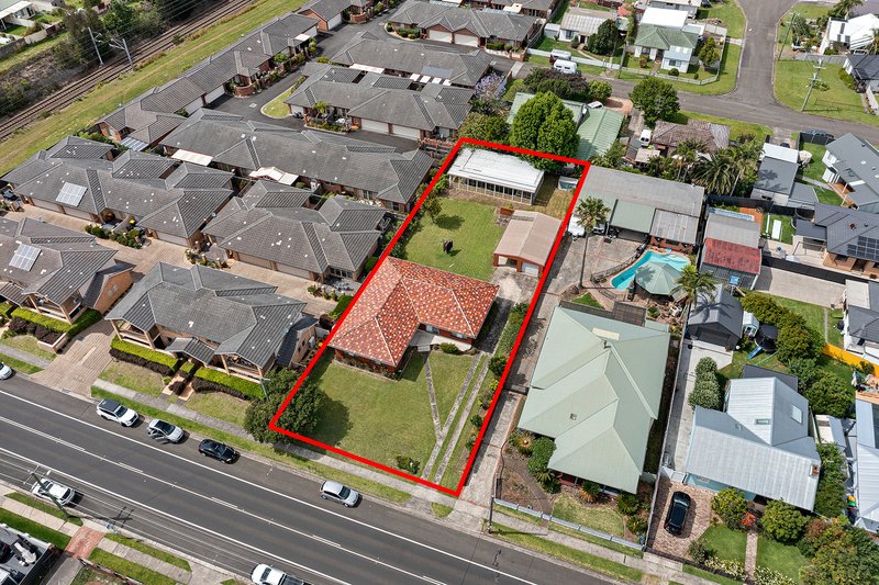 Photo - 235 Rothery Street, Corrimal NSW 2518 - Image 2