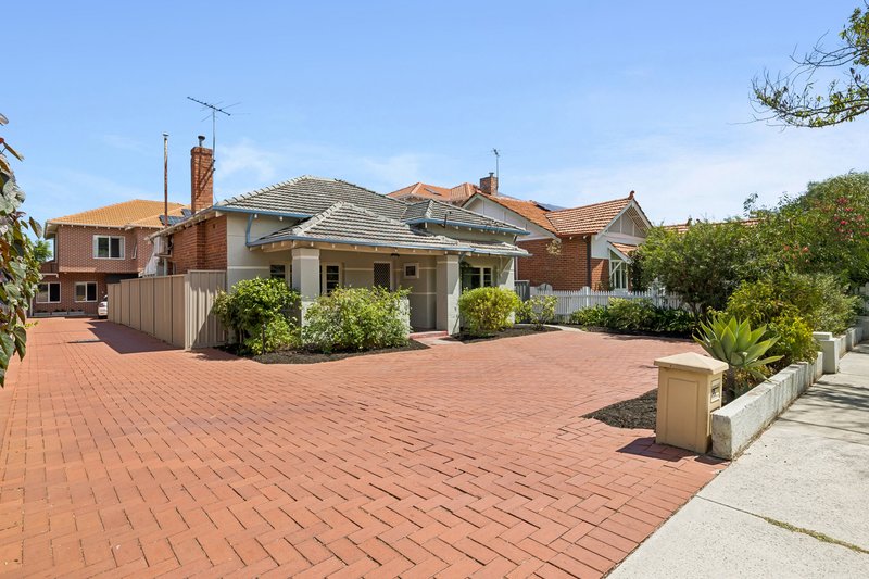 Photo - 235 Seventh Avenue, Inglewood WA 6052 - Image 2